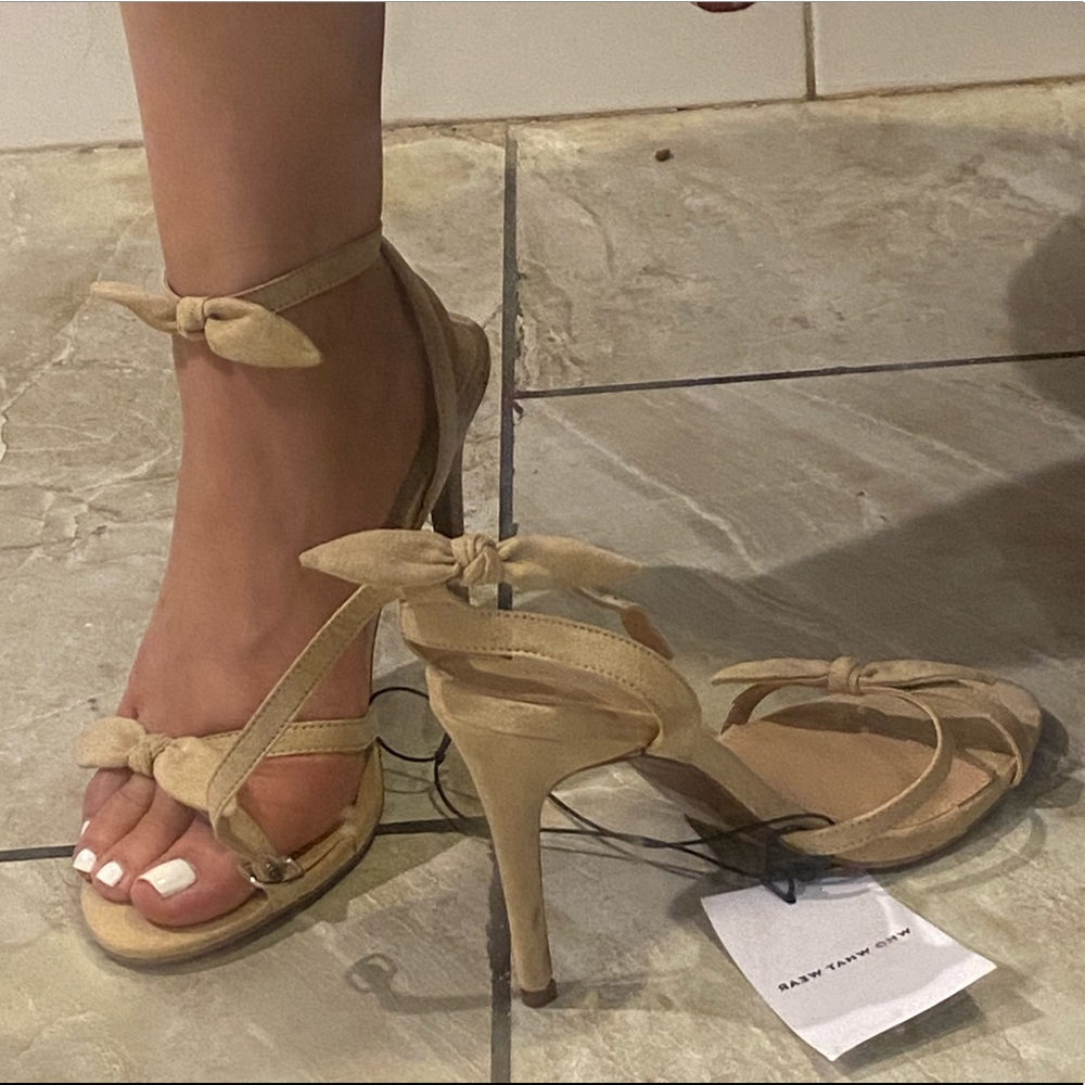 Heels - Picture 2 of 2